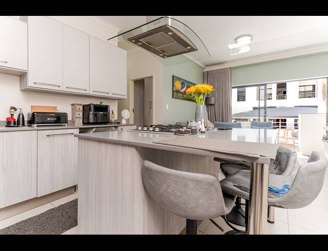 2 BEDROOM APARTMENT FOR SALE IN HALFWAY HOUSE